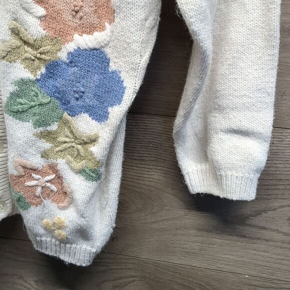 Alfred Dunner Embroidered Button Cardigan Sweater Women's Medium Petite - Picture 4 of 7